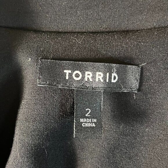 TORRID  Crop Black Blazer - Picture 3 of 3